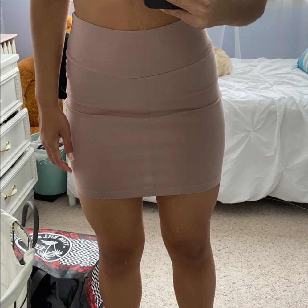 Light pink body con skirt